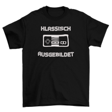 Lade das Bild in den Galerie-Viewer, Klassische(r) Gamer(in)
